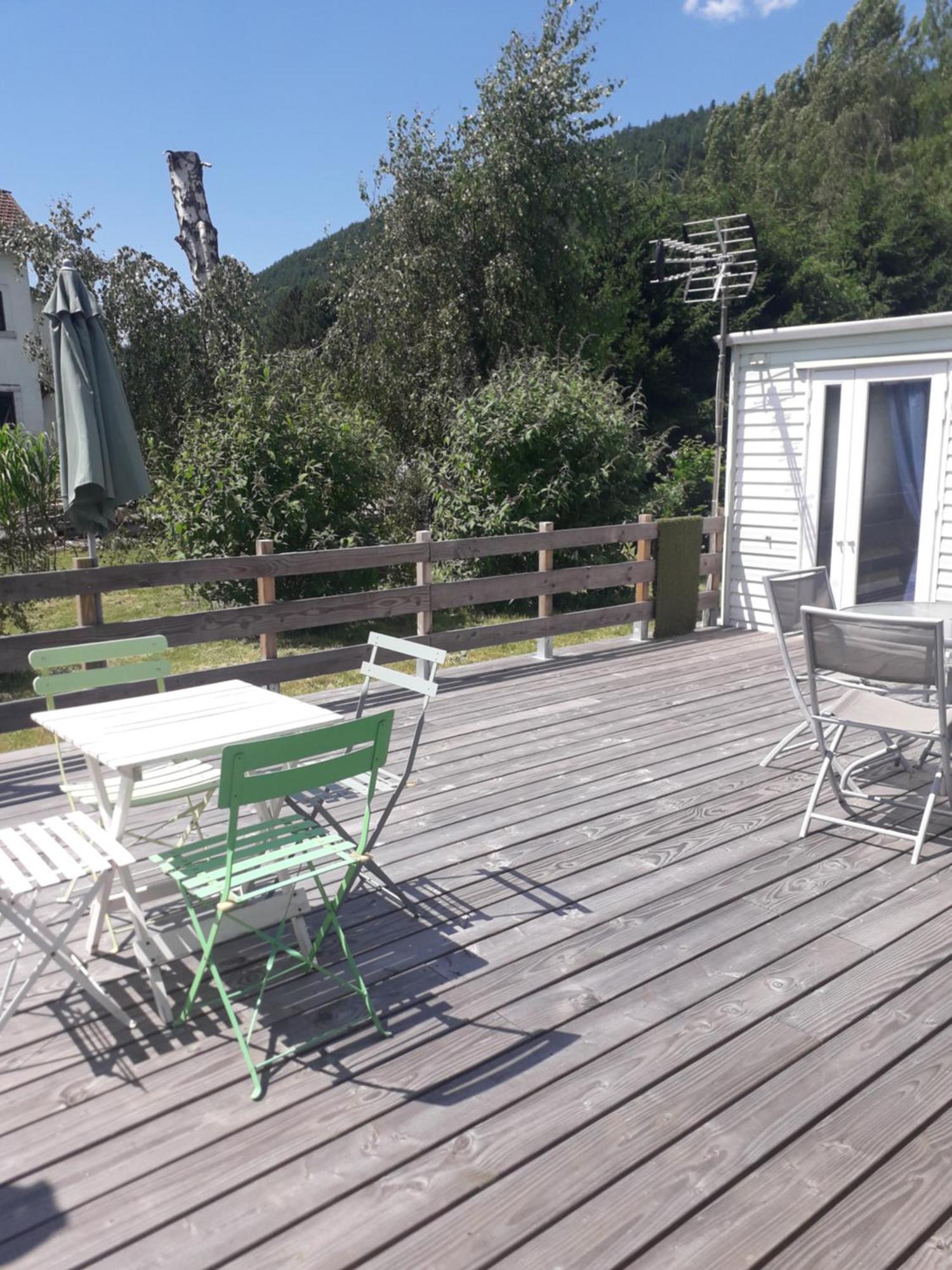 Gites, Les Jonquilles, Le Sagard Et Bungalow Les Brimbelles, Nature Et Detente La Houssiere 외부 사진